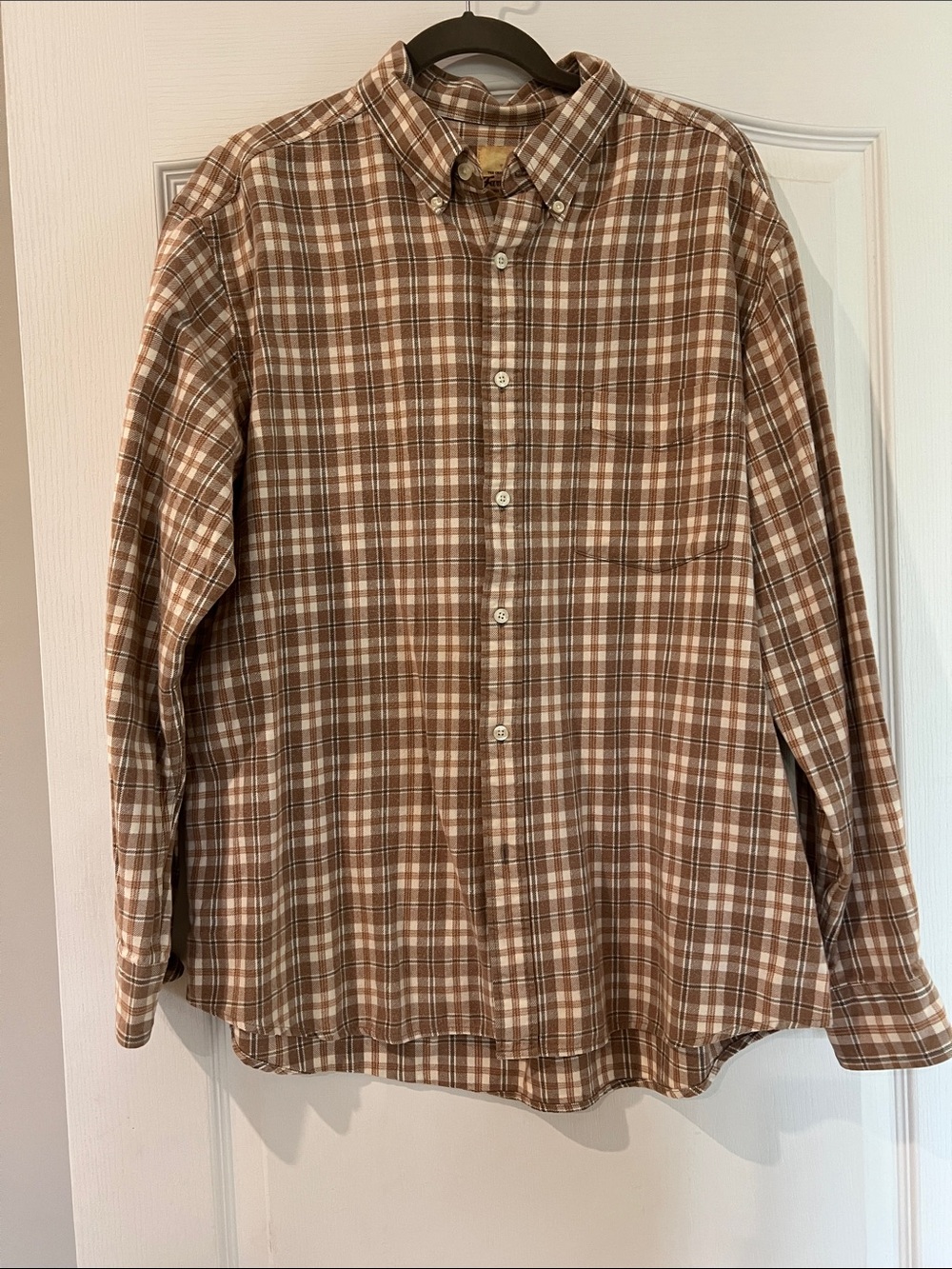 Men's Brown Plaid Button-Down Shirt